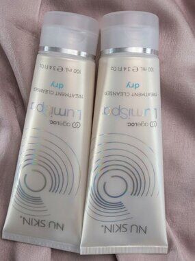 Bundle of 2 tubes Nuskin Lumispa Treatment Cleanser Gel – Dry Skin
